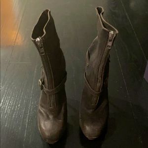 Chloe Brand New never worn. Brown booties size 39